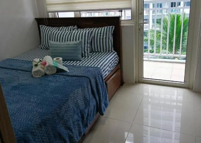 Pensión J&j Staycation, Near Mall Of *