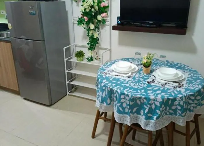 J&j Staycation, Near Mall Of Pensión