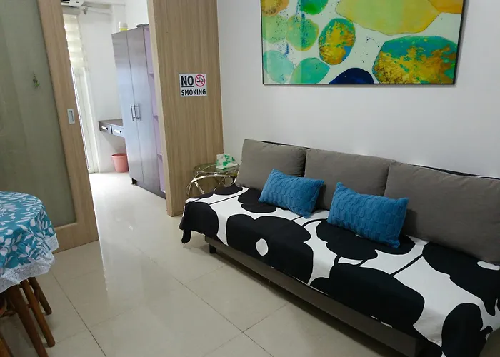 Pensión J&j Staycation, Near Mall Of